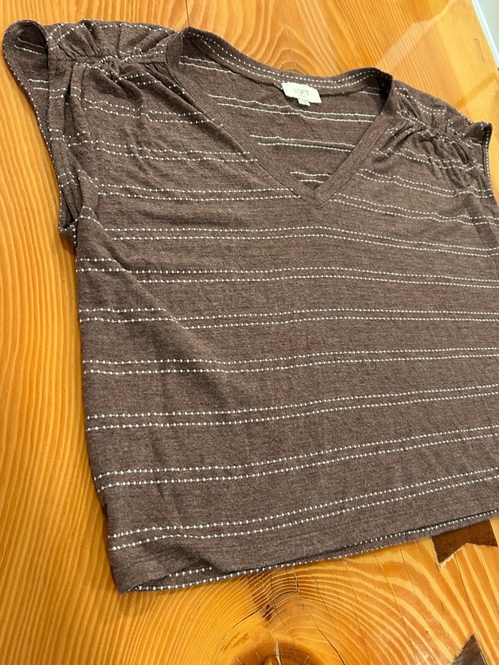 Loft V-Neck T-shirt Size L